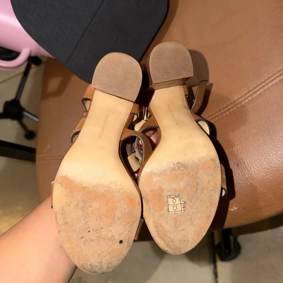 Michael Kors Tan Floral Heels - Picture 4 of 7